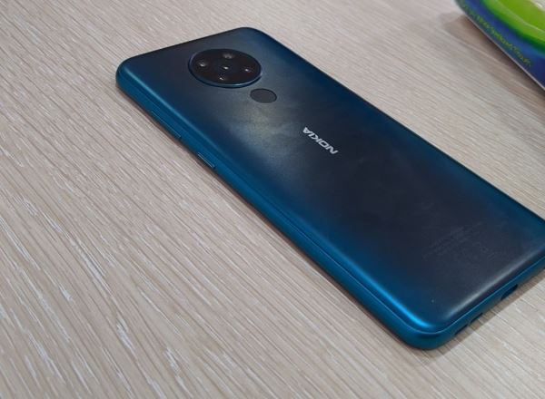 <br />
						Nokia 5.3 появилась на новом «живом» снимке с квадро-камерой и зелёной расцветкой<br />
					